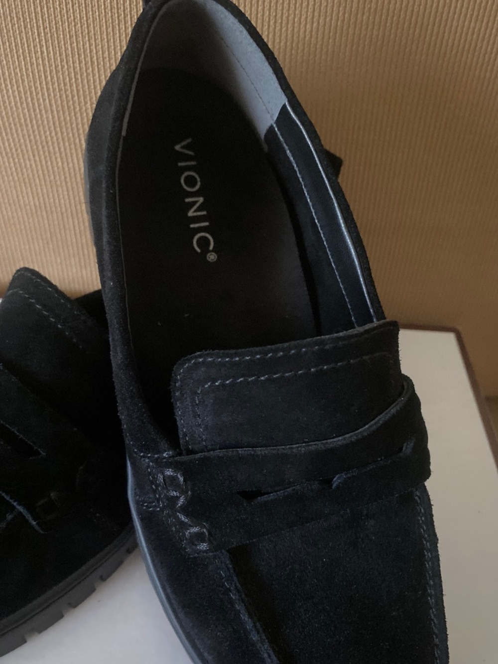 Vionic Suede Loafer. Like New 8 - Picture 2 of 6